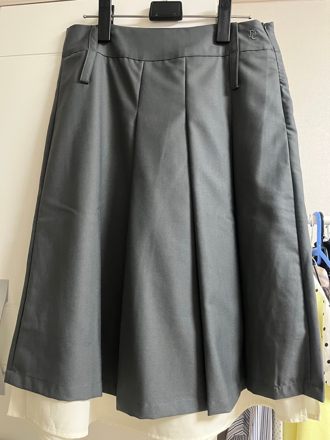 플레이스스튜디오 미디스커트 차콜 상품이미지3