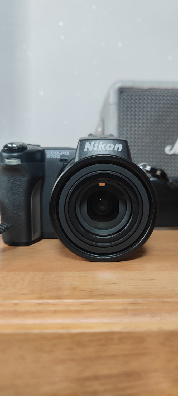 # 니콘 nikon 쿨픽스 5700 하이엔드 셀프 디카 캠코더 급처 상품이미지2