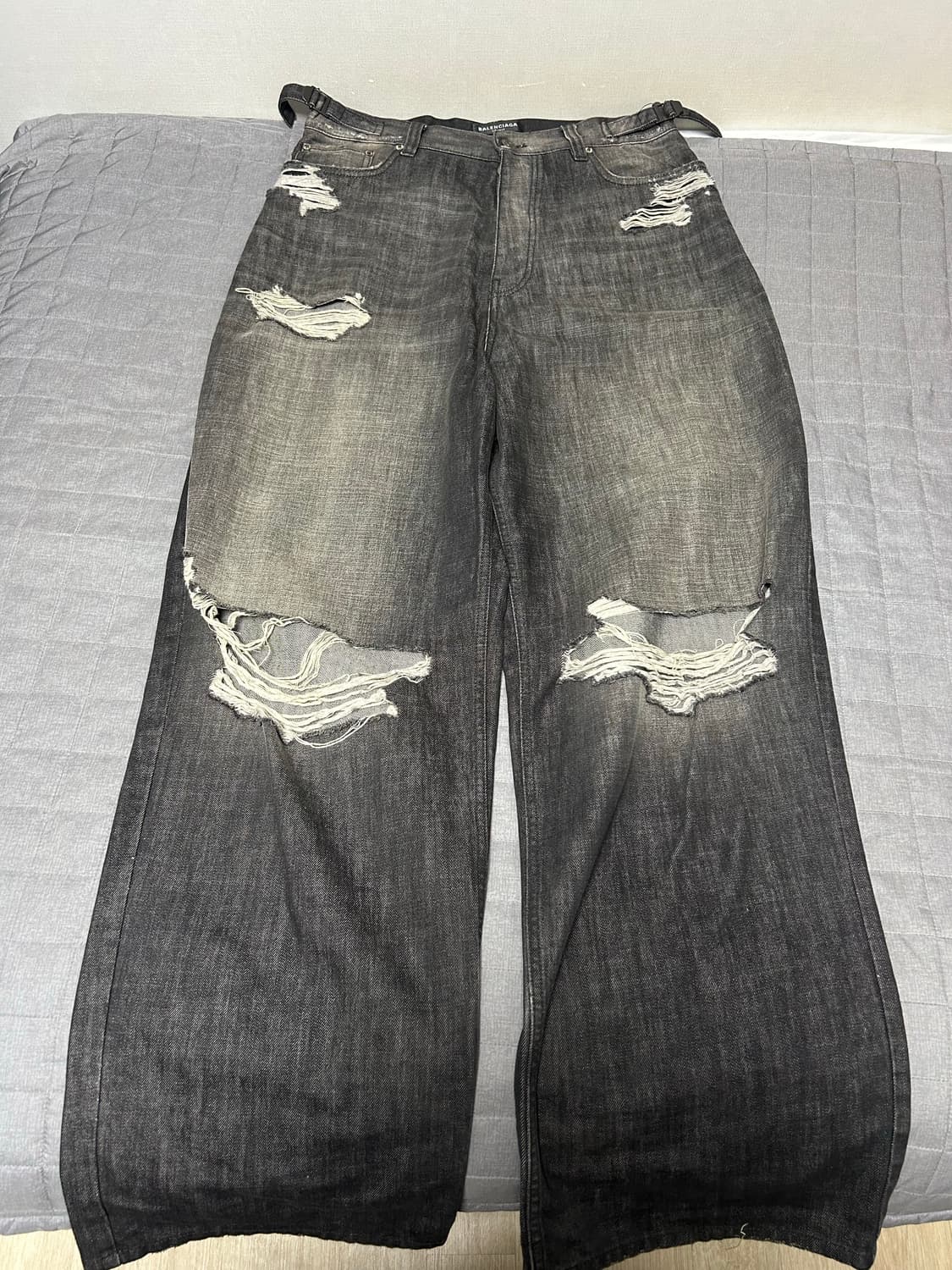 [XS] 발렌시아가 디스트로이드 슈퍼 라지 베기 데님 팬츠 흑청 상품이미지1