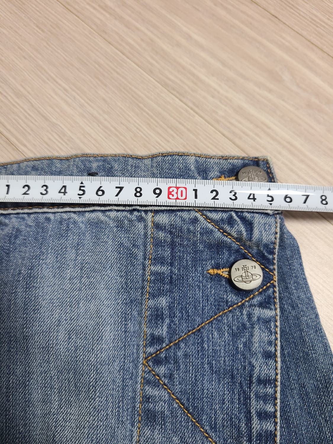 비비안웨스트우드 데님스커트 미디기장 27 상품이미지4