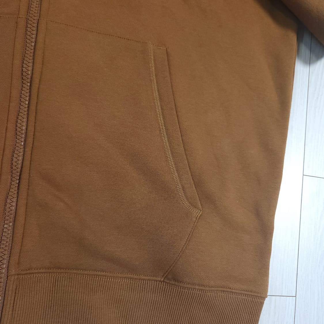 새상품급)뉴발란스 헤리티지 레터링 후드집업 사이즈100 L

아우터/후드 상품이미지6