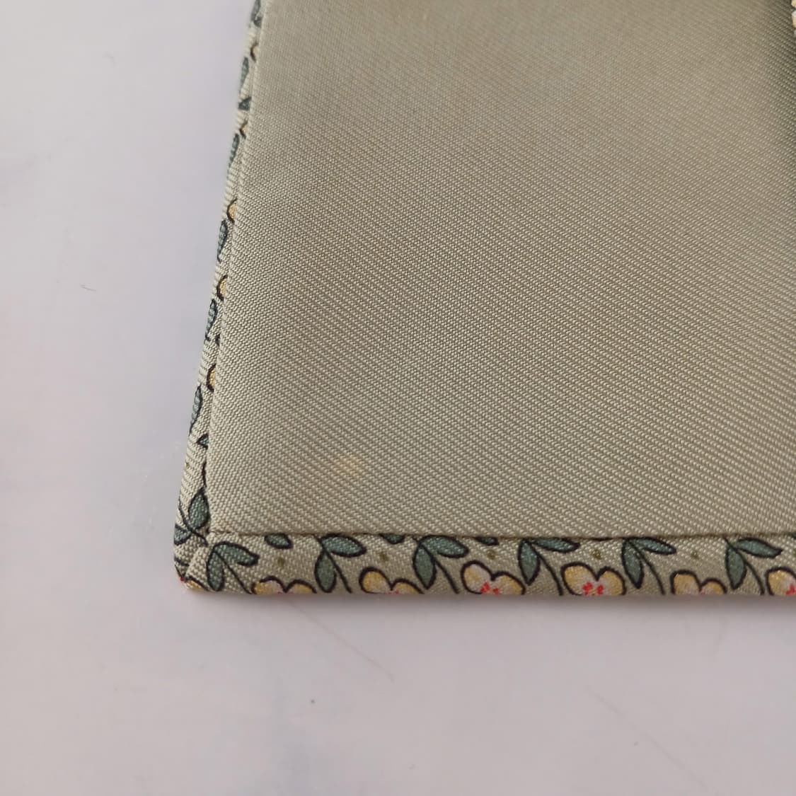 에르메스 실크 파스텔그린 플로럴 넥타이 9.4cm A-등급 A19053
 상품이미지8