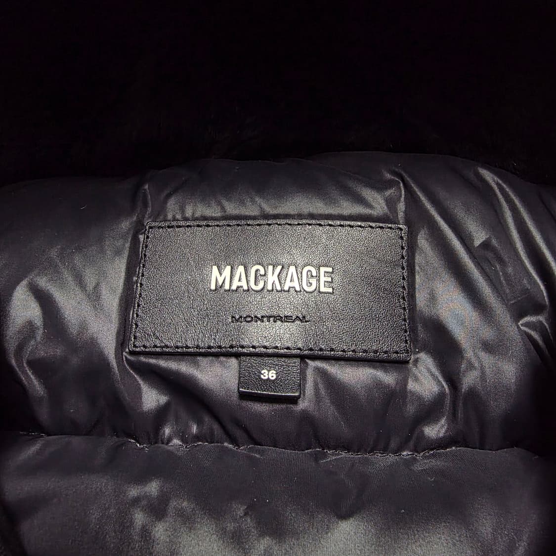 {클로젯}[36][22~23F/w]맥케이지 딕슨 블랙 금장 숏 다운 패딩 상품이미지4