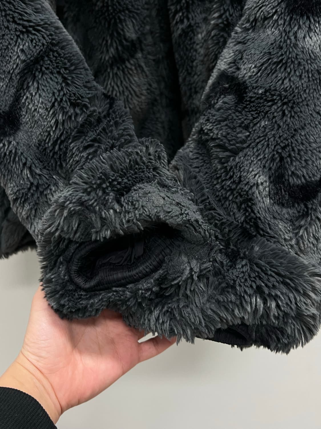 (M) 나이키 우먼스 스우시 프린트 퍼 후리스 자켓 차콜 상품이미지5