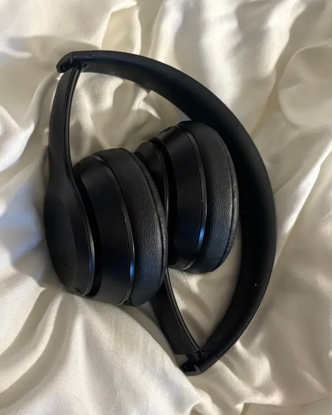 비츠 솔로 3 블루투스 무선 헤드폰 블랙 상품이미지2