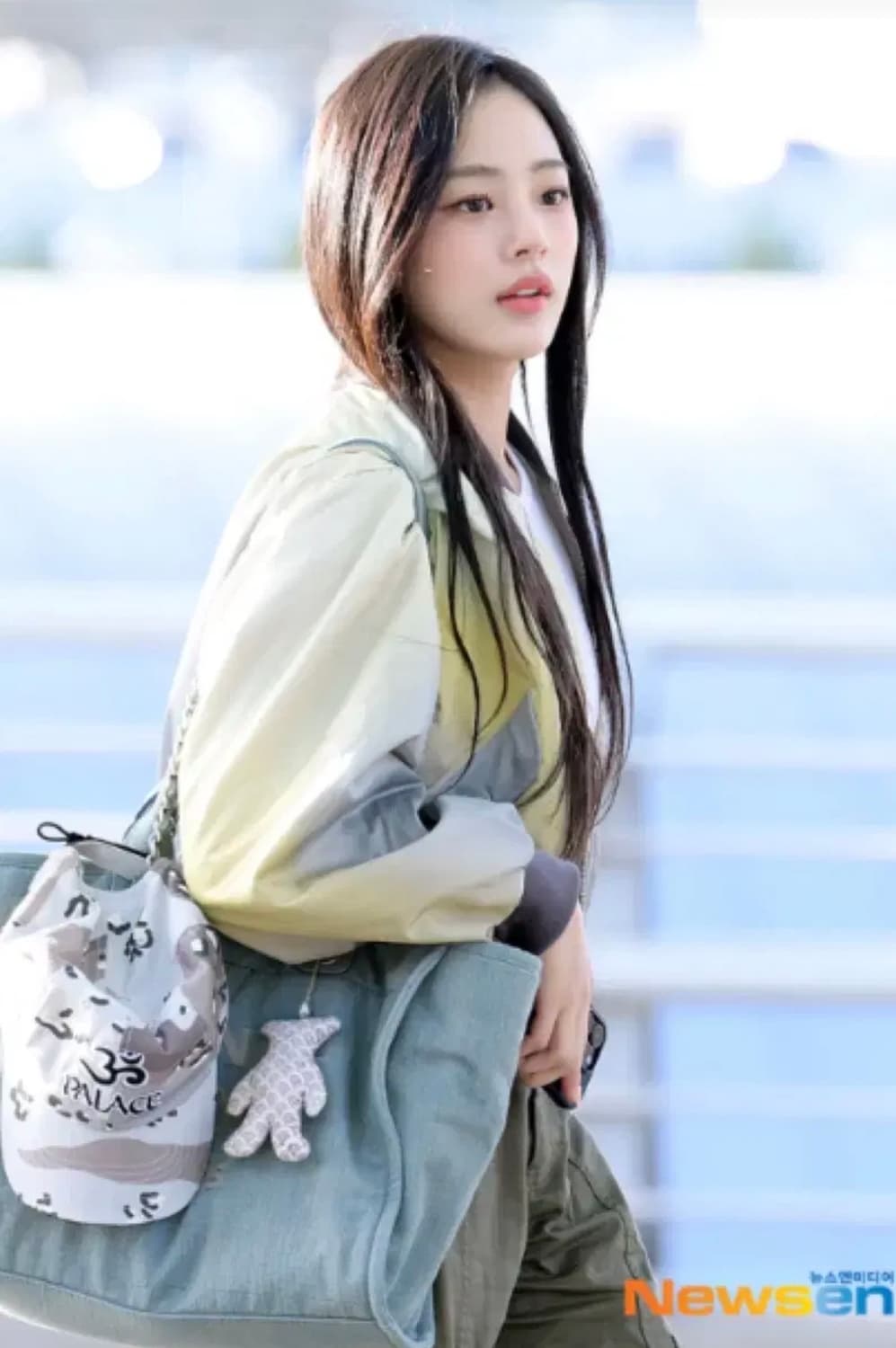 Openyy봄버자켓(거의 새것)뉴진스 민지,모델 신현지 착용 상품이미지2