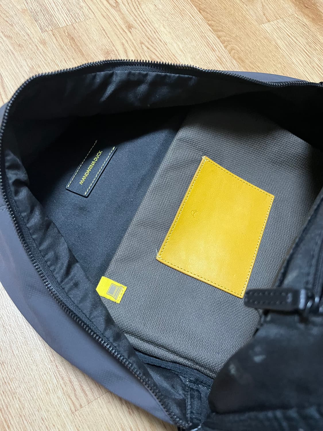 만다린 덕 그레이 백팩 가방 상품이미지5