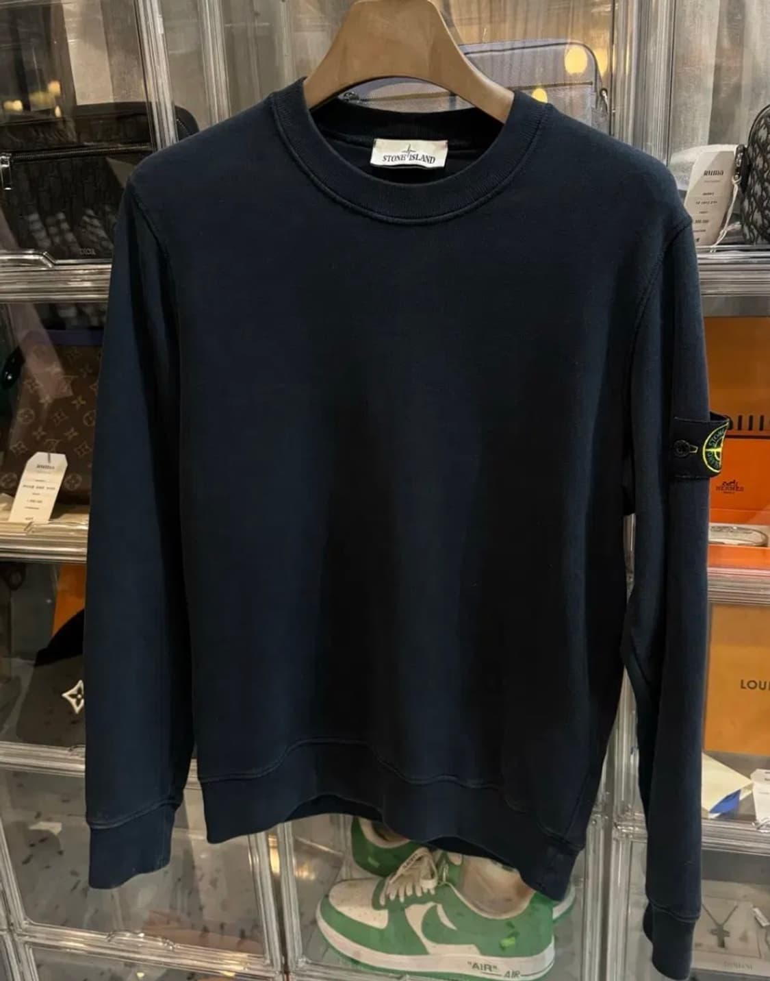 [급] 22FW 스톤아일랜드 맨투맨 네이비 상품이미지1