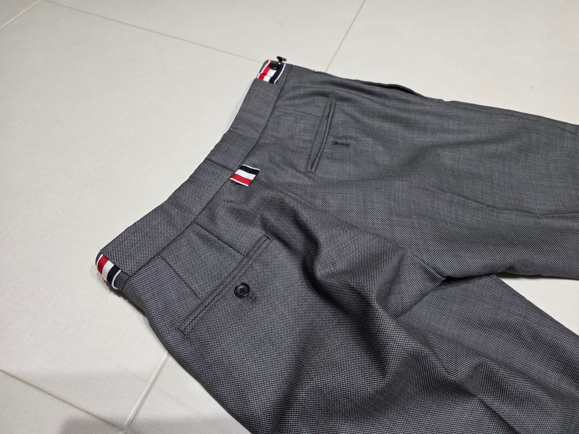 톰브라운 로우라이즈 스키니핏 슬랙스 상품이미지9