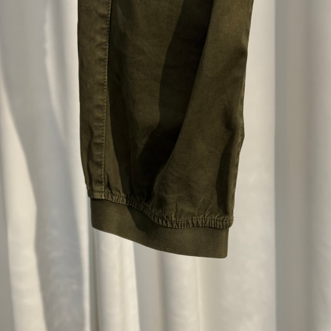 (38) 스톤아일랜드 레귤러 테이퍼드 가먼트다이 카고팬츠 상품이미지4