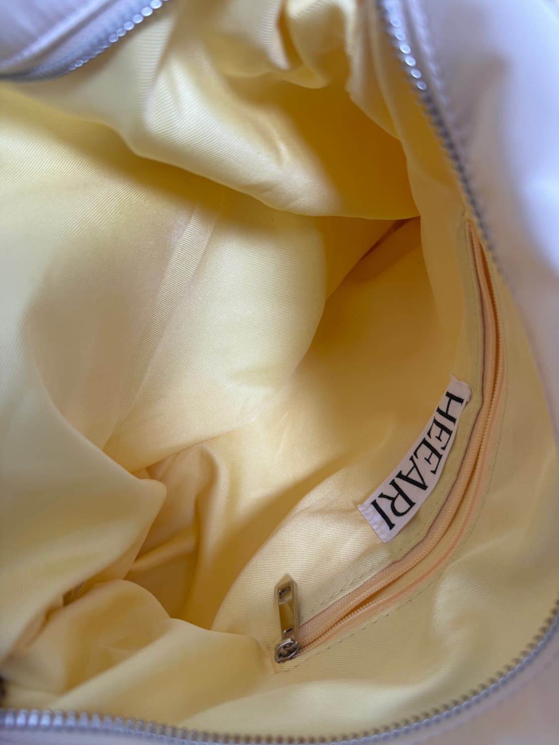 히어리 오로라 셔링 더플백 아이보리 상품이미지6