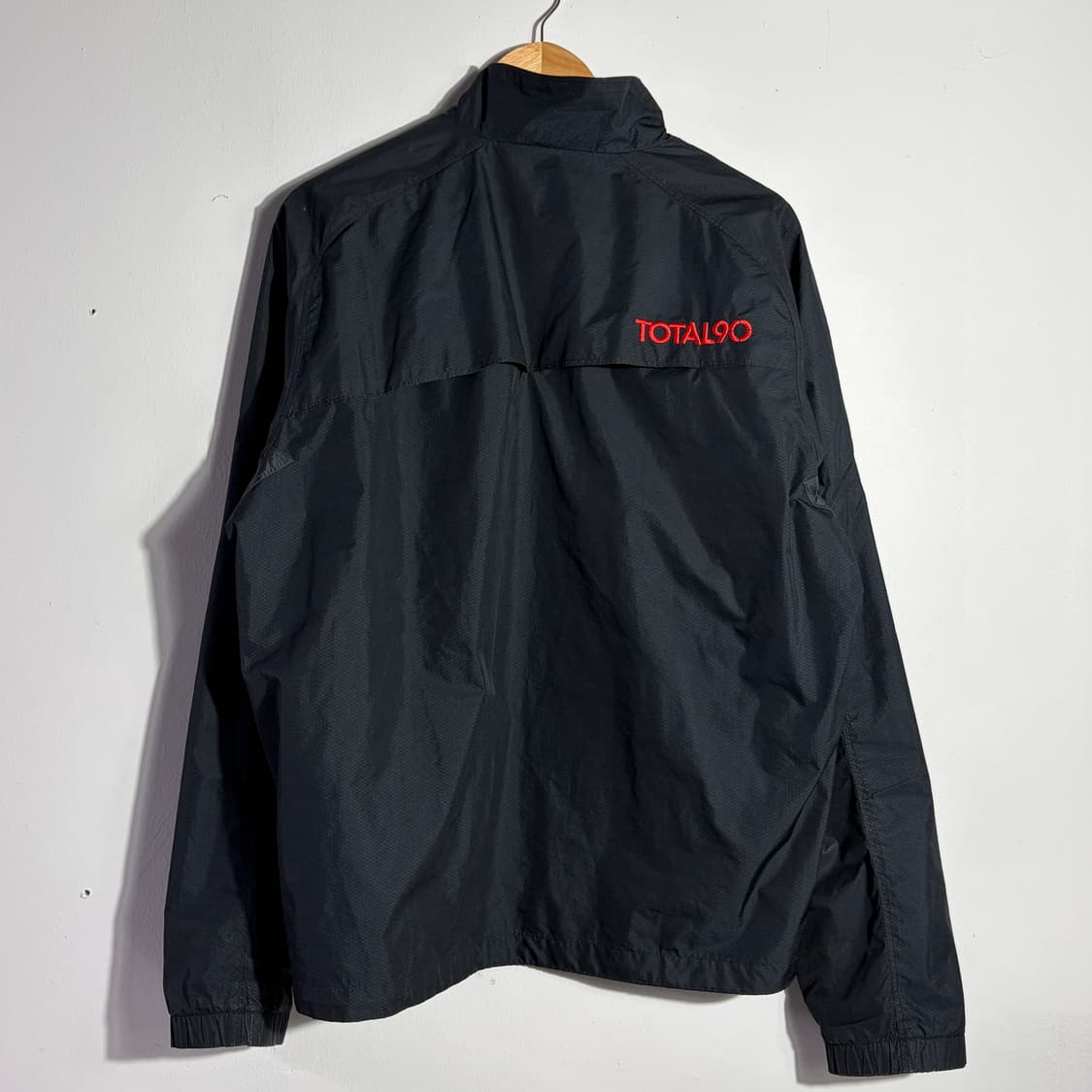 나이키 블랙 레드 로고 바람막이 자켓 상품이미지7