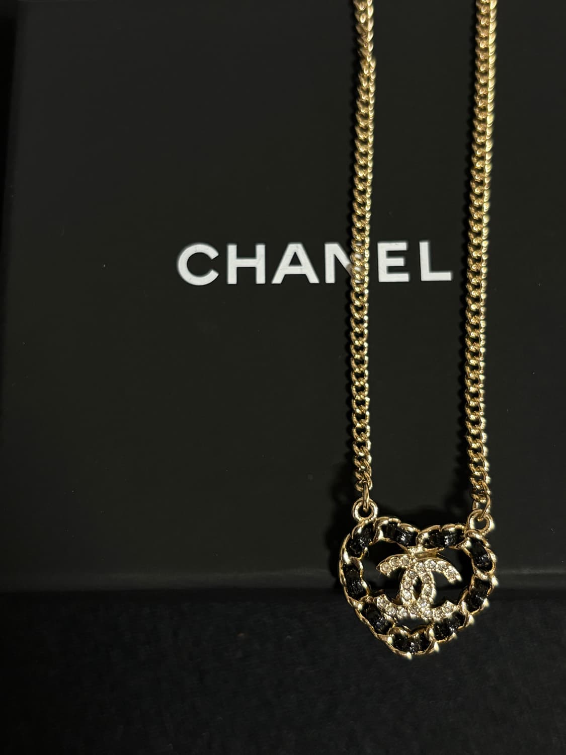샤넬 cc로고 정품 업사이클링 하트 레더 목걸이 상품이미지2