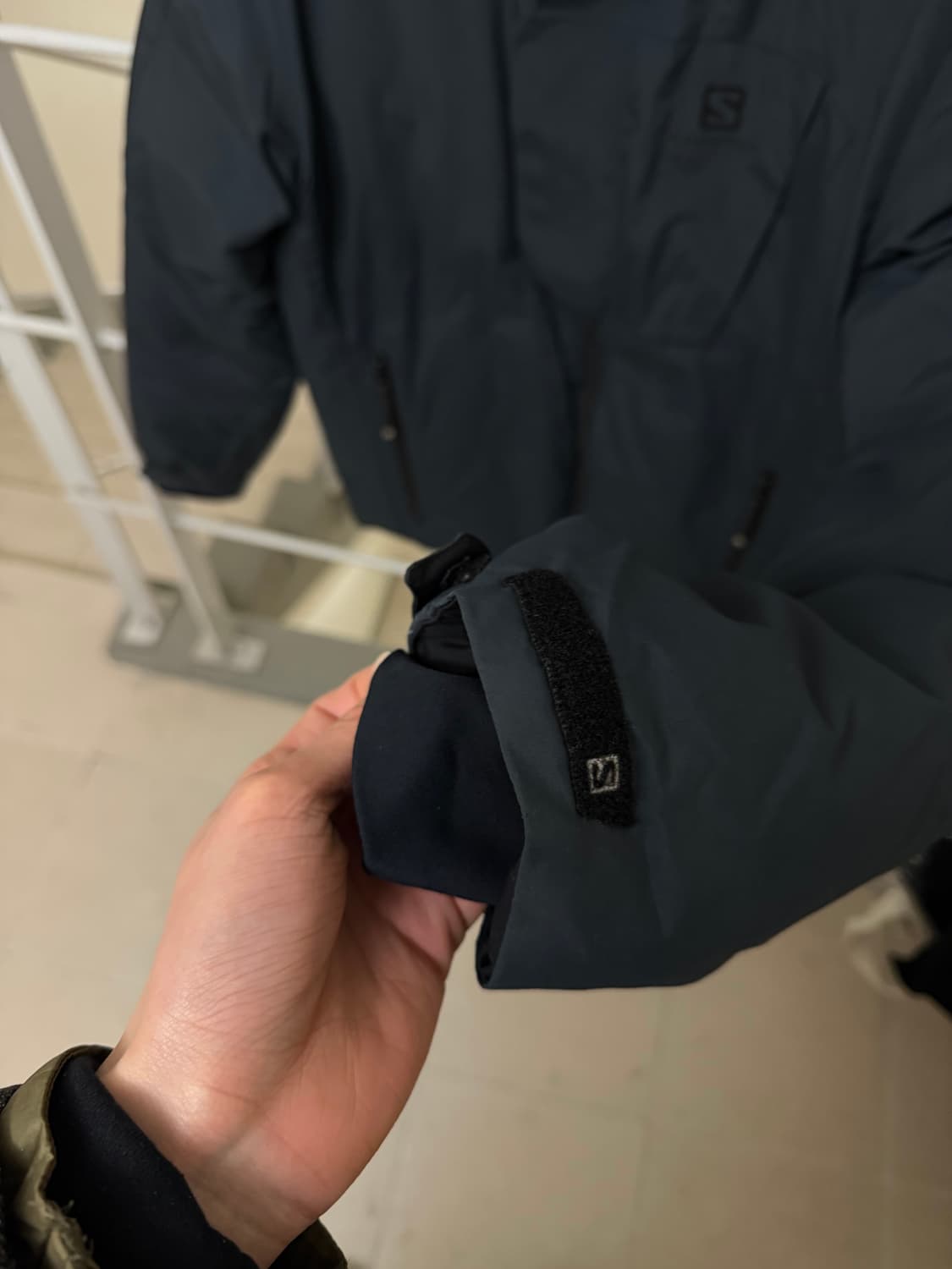 살로몬 [백화점.정품] 플랩 패딩 구스다운 거위 L(100ㅡ103) 그레 상품이미지7