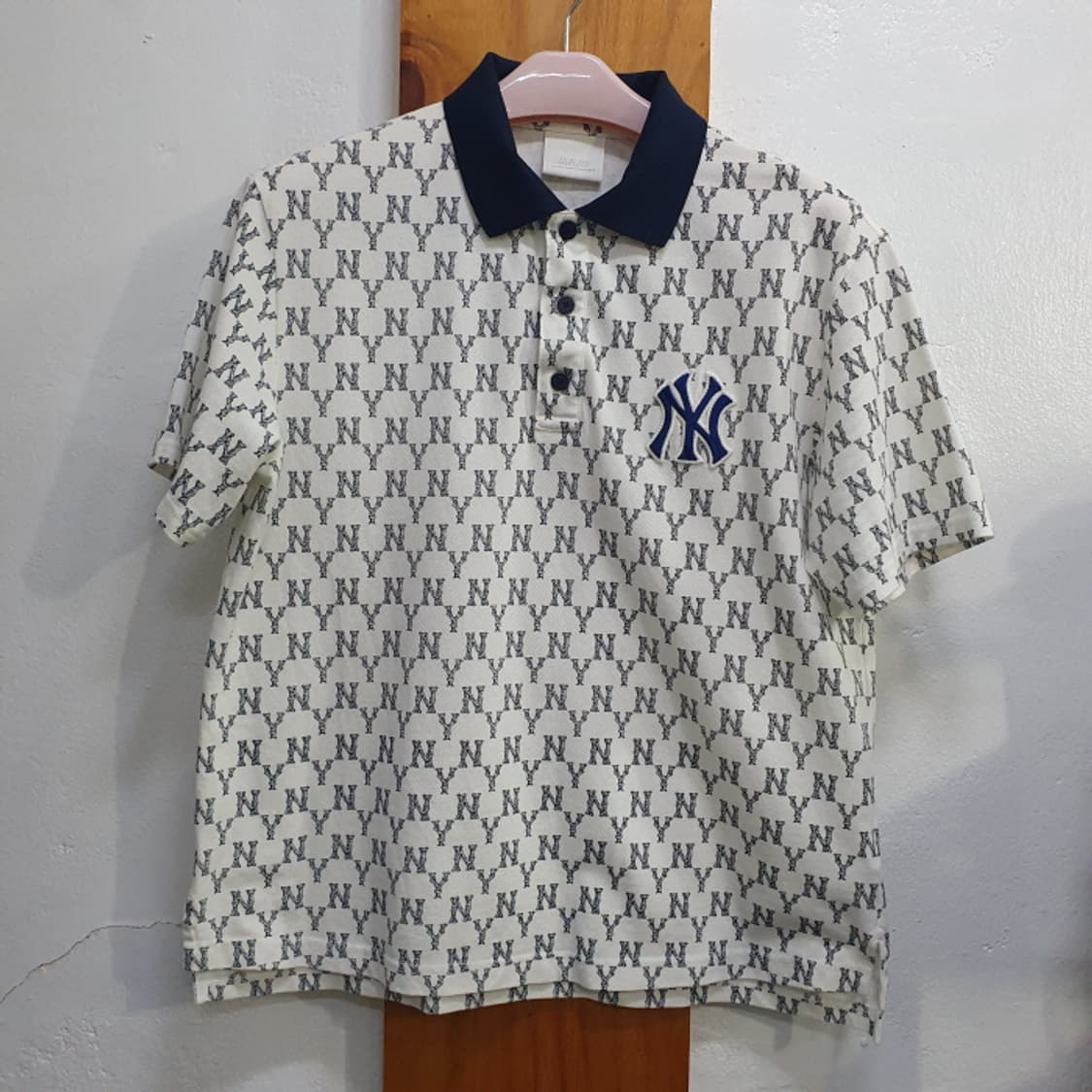 MLB 모노그램 올오버 뉴욕양키스 카라 반팔 티셔츠(95) 상품이미지1