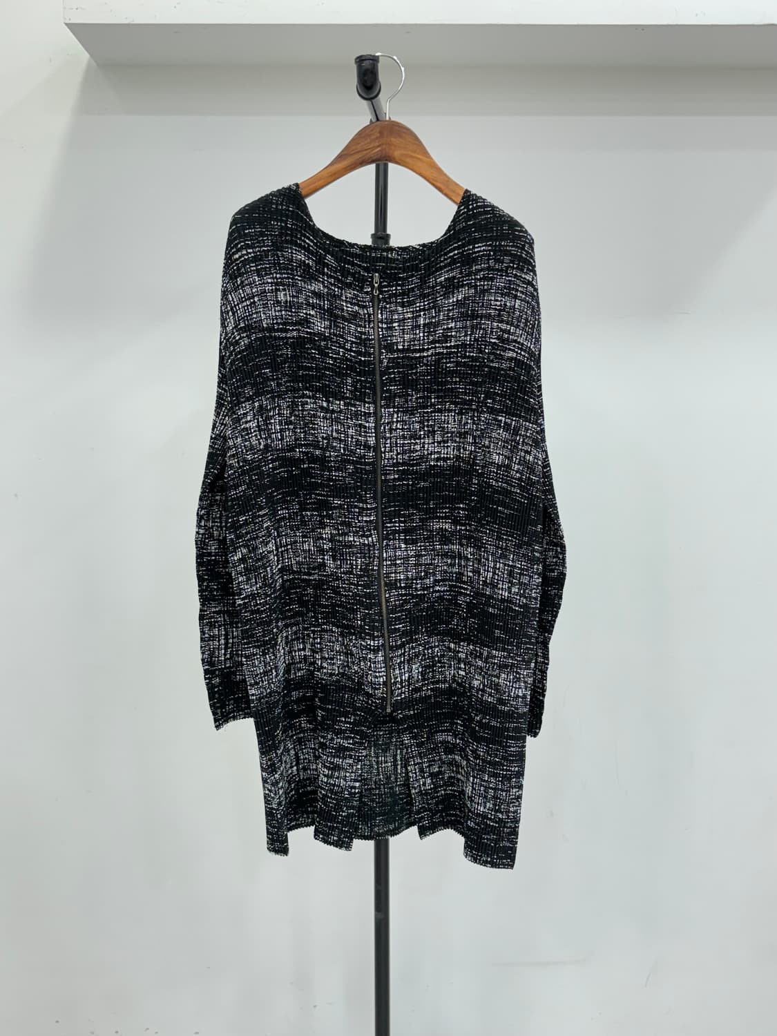 이세이 미야케 짚업 롱 가디건 상품이미지1