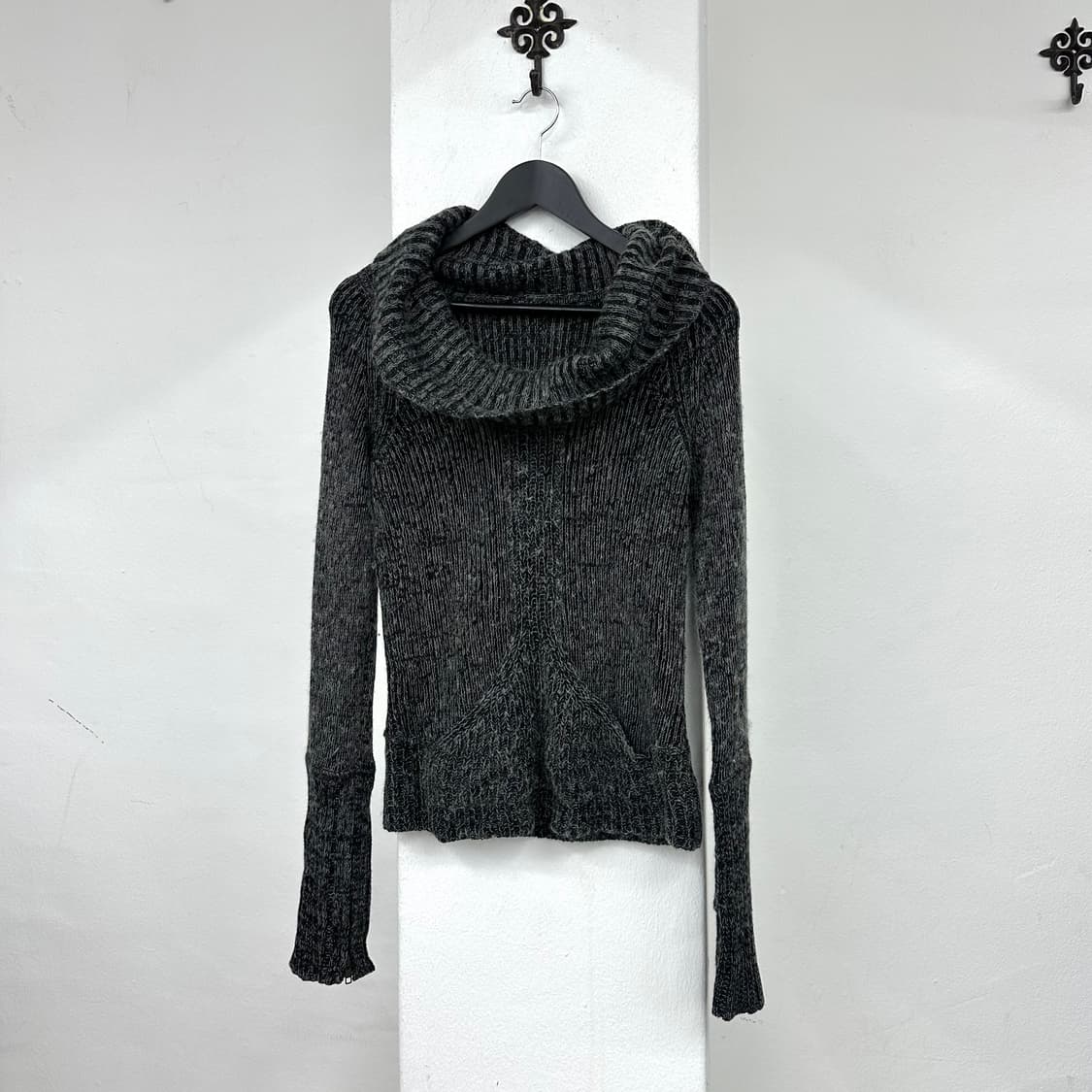 Grey Noise pattern drape knit 상품이미지4