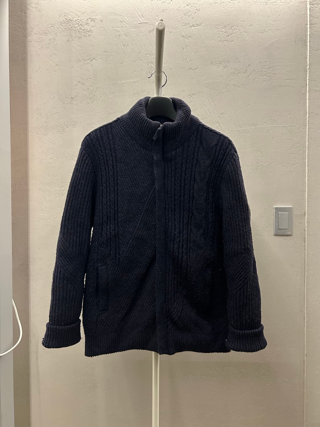 장미쉘바스키아 케이블 니트 집업 가디건 네이비 상품이미지2