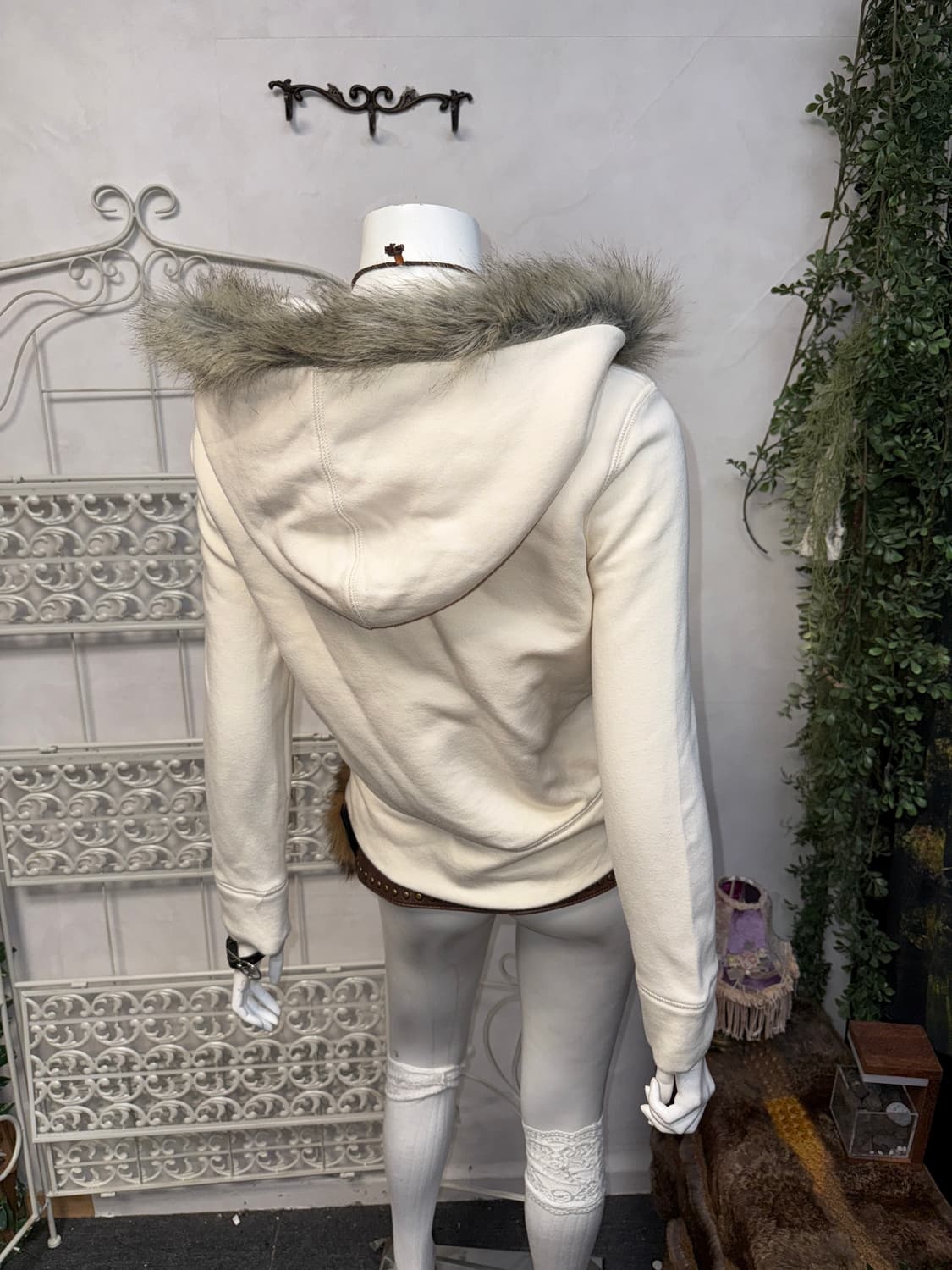 GAP white fur trimmed hood zipup  상품이미지5