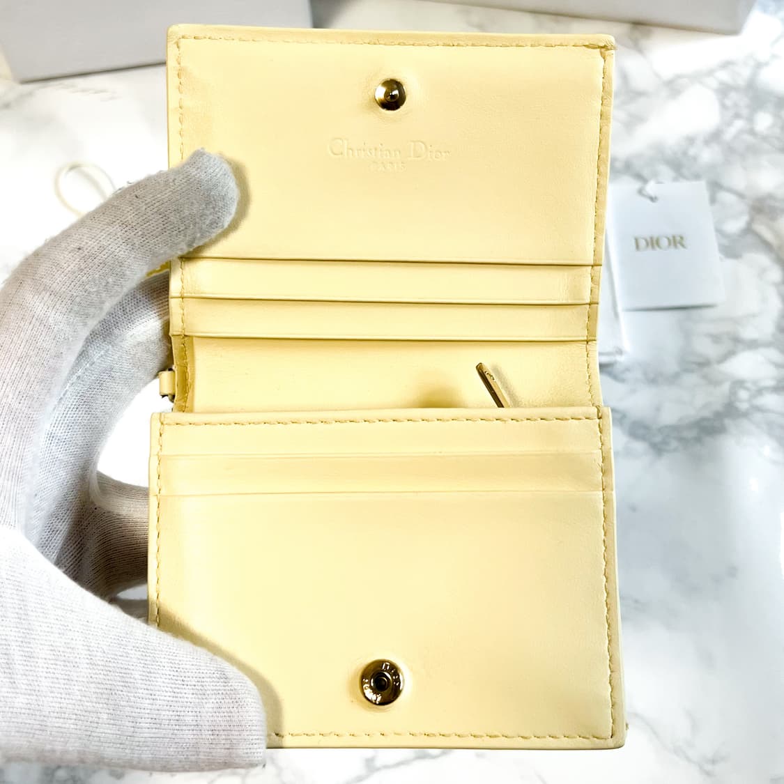 디올 레이디 까나쥬 램스킨 지갑 상품이미지5