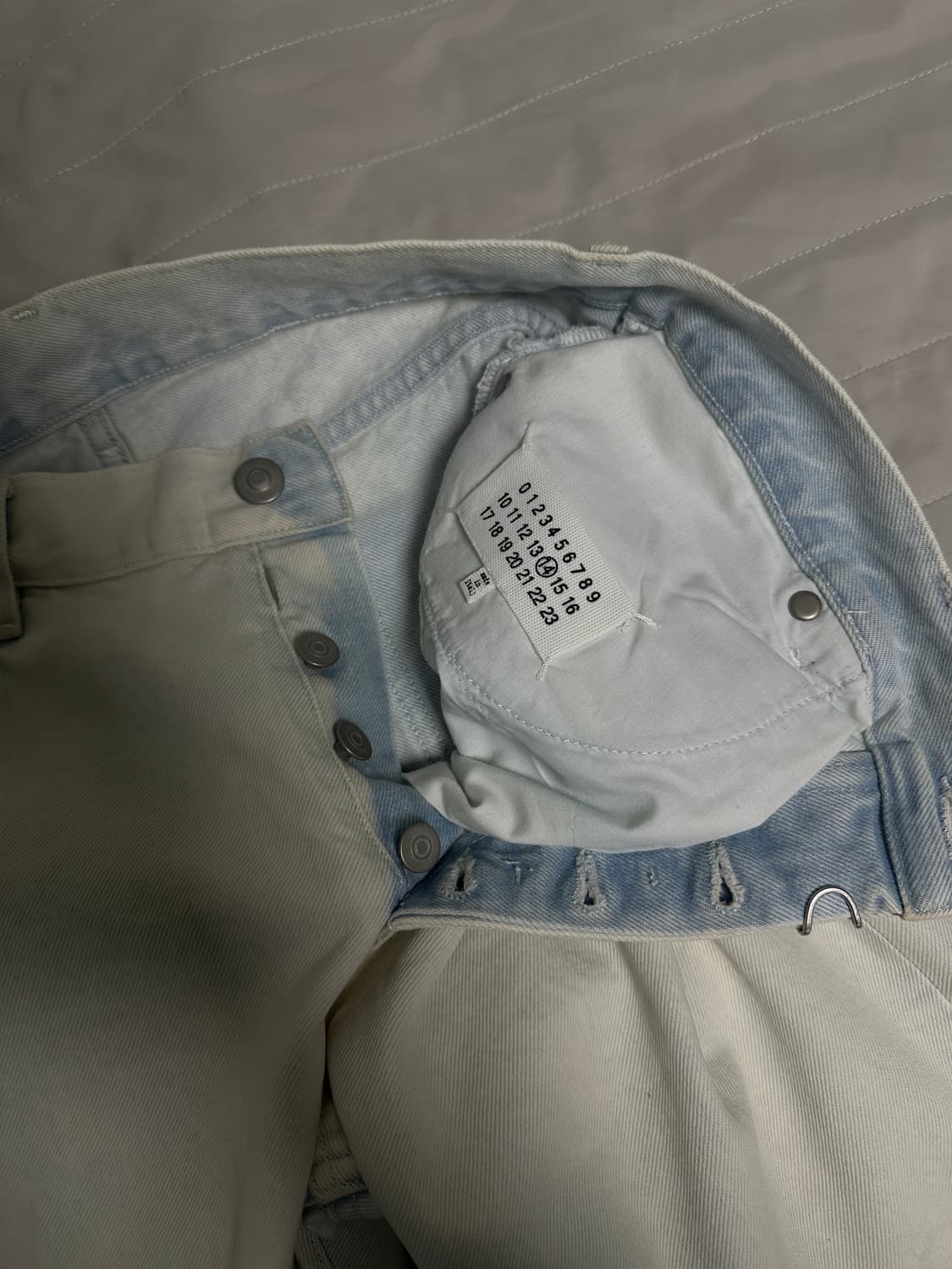 Maison Margiela Distressed Denim Pants 상품이미지1