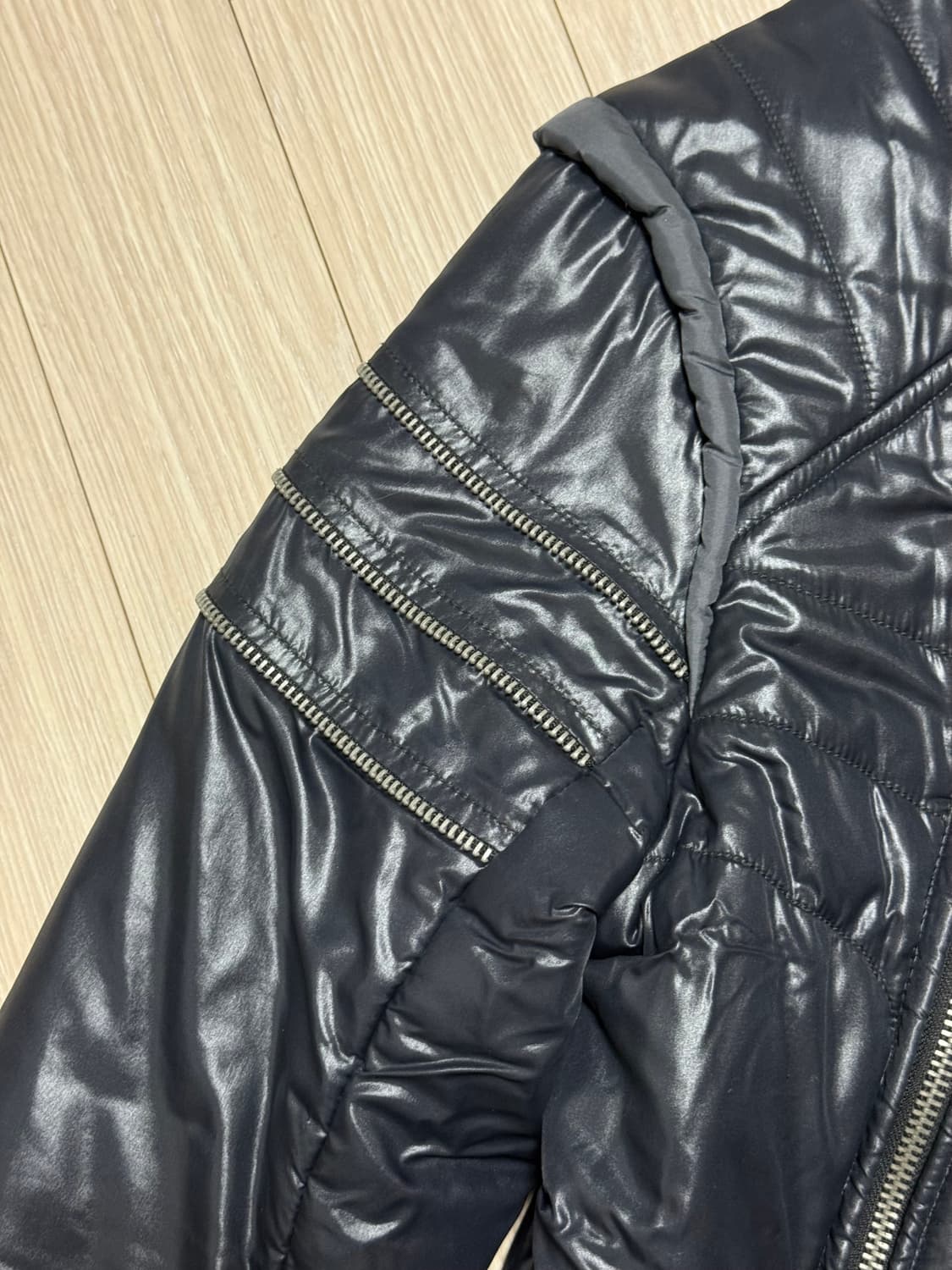 디젤 해체주의 지퍼 디테일 나일론 바이커 경량패딩 상품이미지9