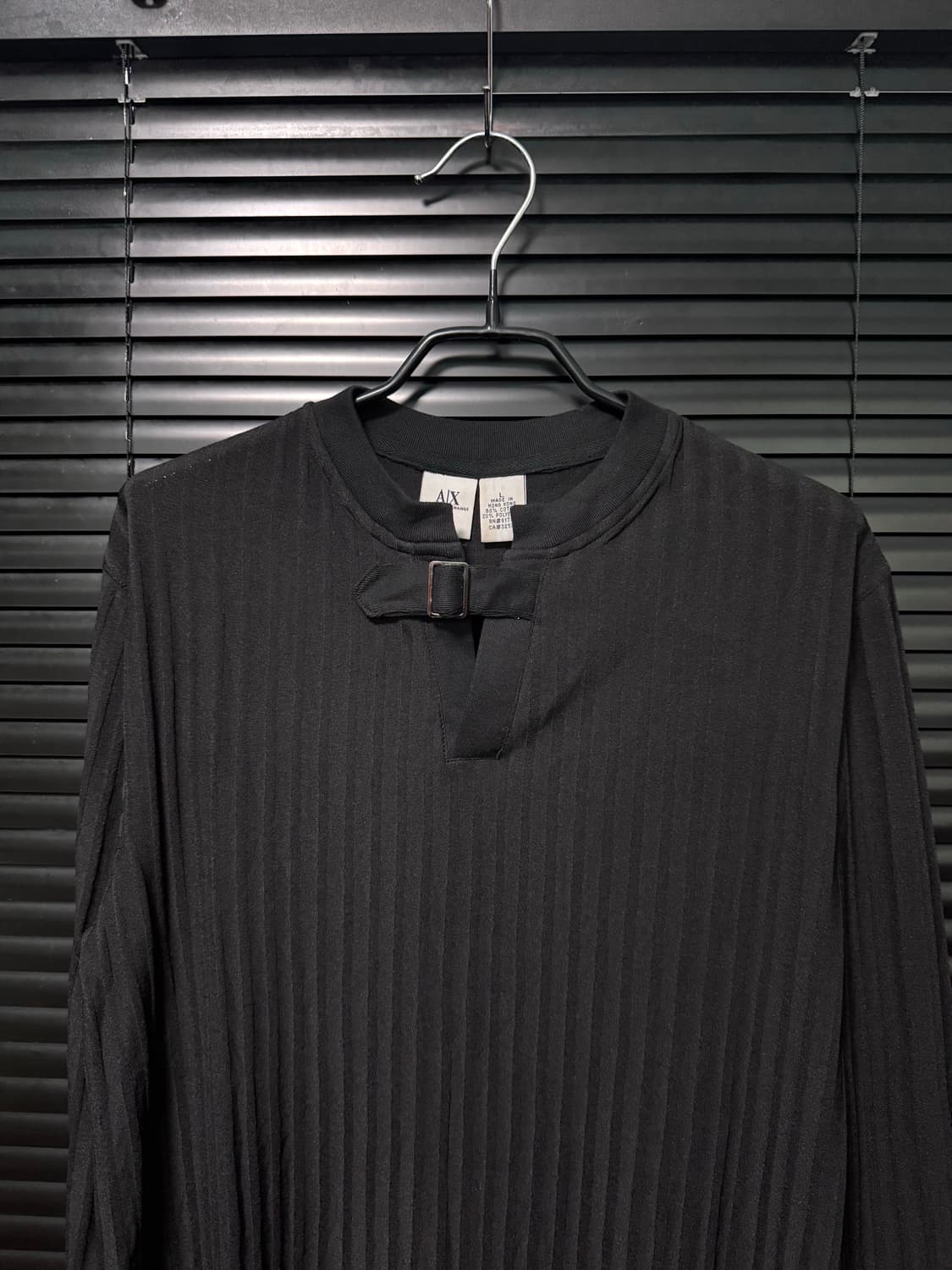 아르마니 익스체인지 스트라이프 니트 블랙 버클 롱슬리브리스 긴팔 헨리넥 상품이미지3