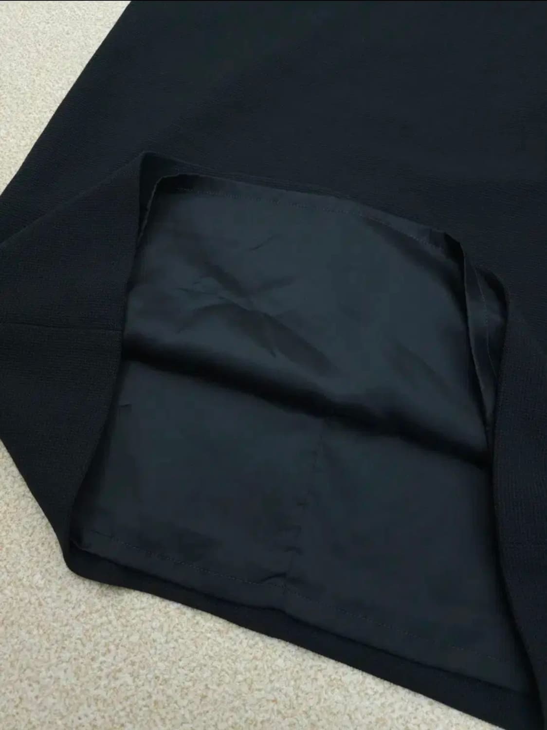 (88-98-165)MINE 여성 반팔 원피스 미디 블랙 상품이미지8