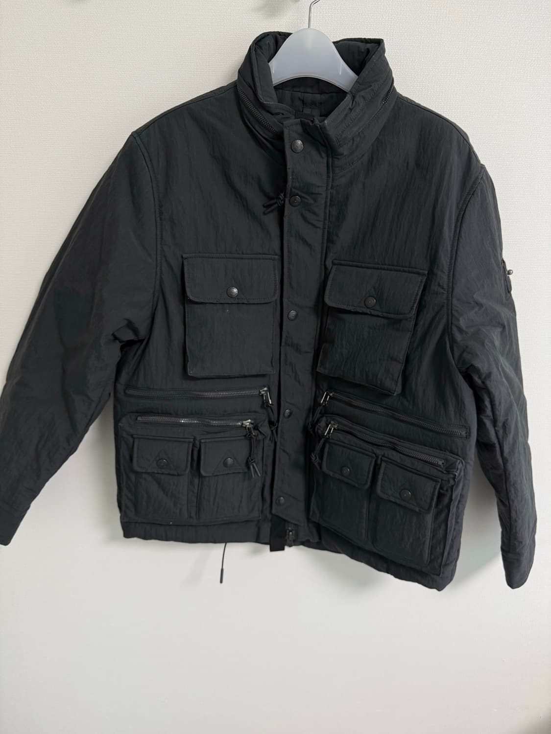 시리즈 x 이스트로그 헌터 점퍼 판매합니다 상품이미지1