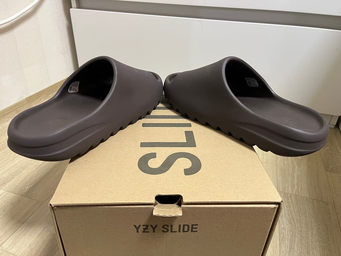 [285] 아디다스 이지 슬라이드 브라운 GX6141 상품이미지6