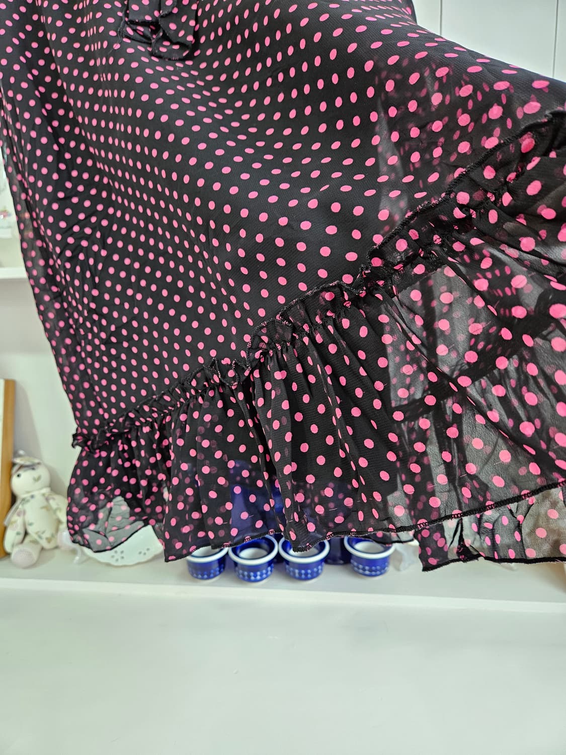 블랙 핑크 도트 쉬폰 원피스 상품이미지4