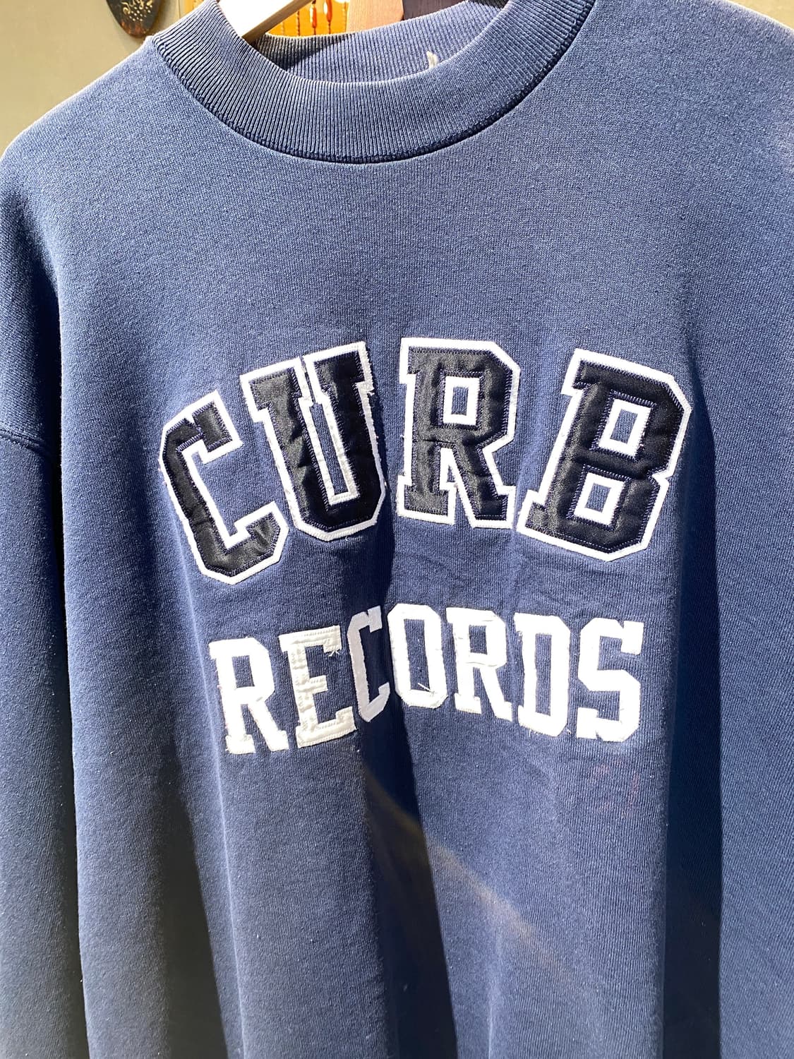 후르츠오브더 룸 CURB 스웻셔츠 상품이미지3