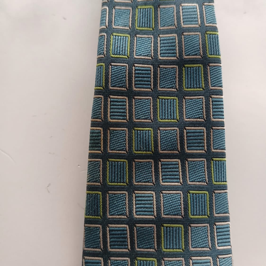 버버리 블랙라벨 실크 지오메트릭 넥타이 8.8cm B등급 A18243
 상품이미지5