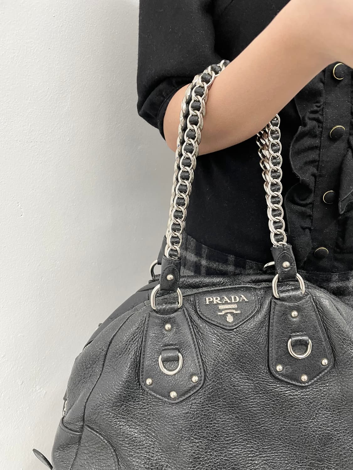 프라다 레더 체인 숄더백 상품이미지3