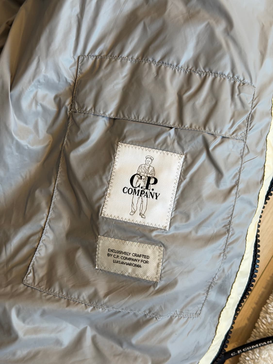 CP컴퍼니 X 루이자비아로마 콜라보 DD쉘 디디쉘 다운자켓 상품이미지4
