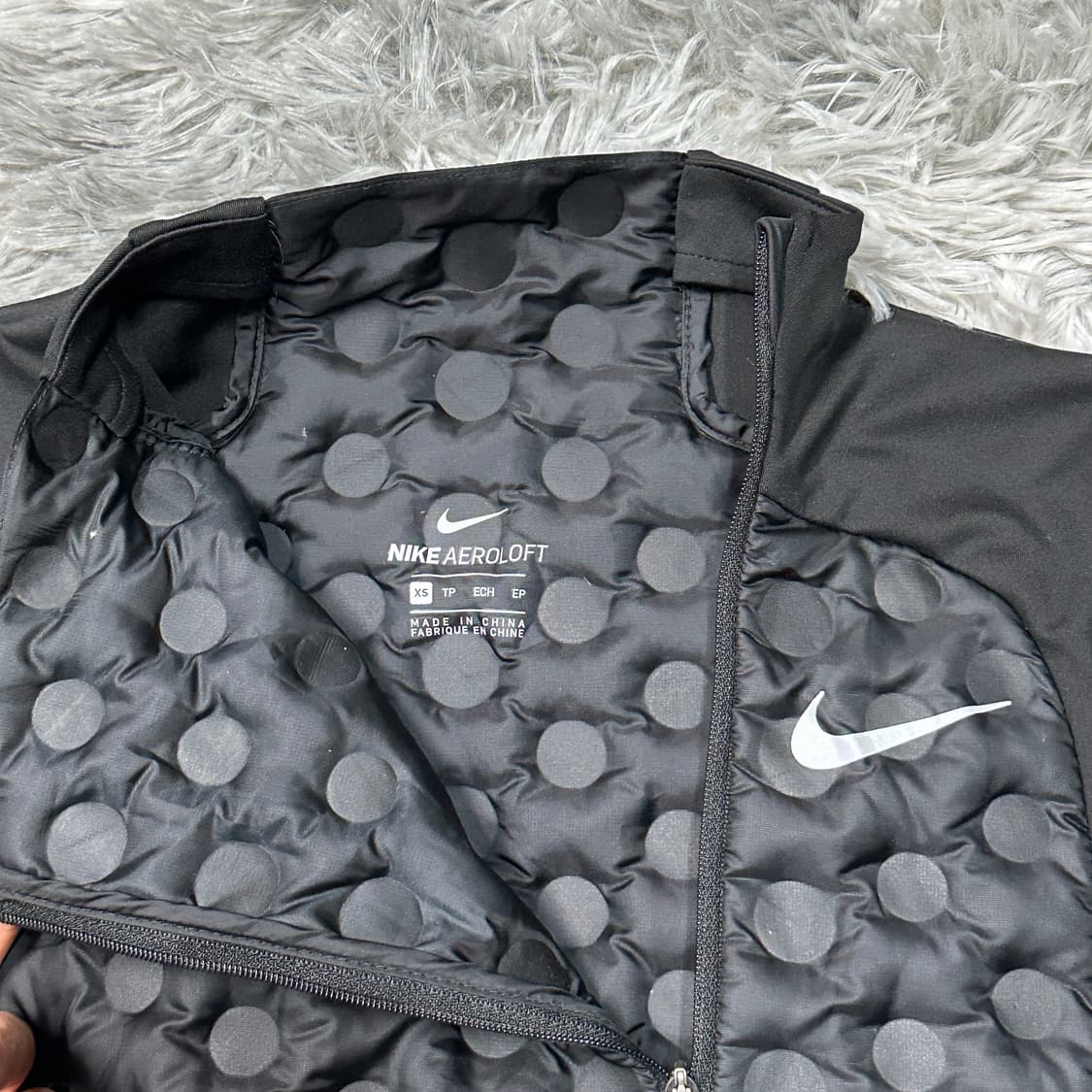 나이키 우먼스 에어로로프트 러닝자켓 xs 상품이미지2