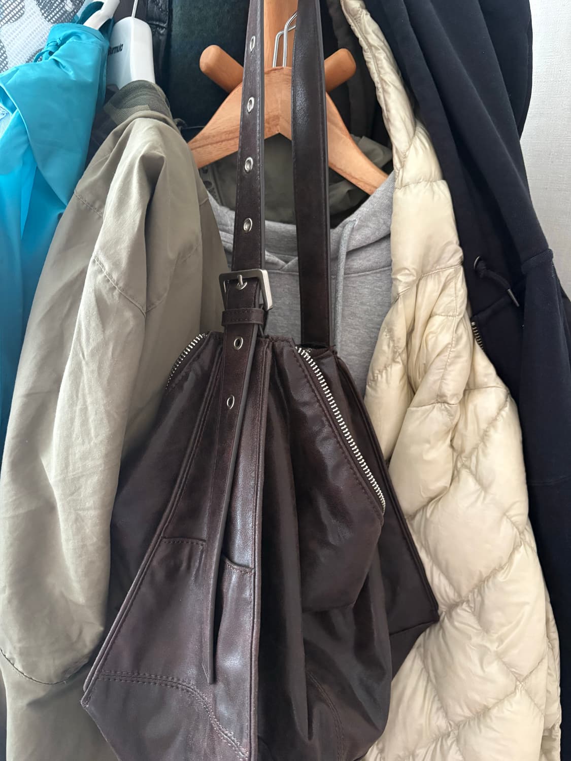 zara 아일렛 브라운 숄더백  상품이미지2