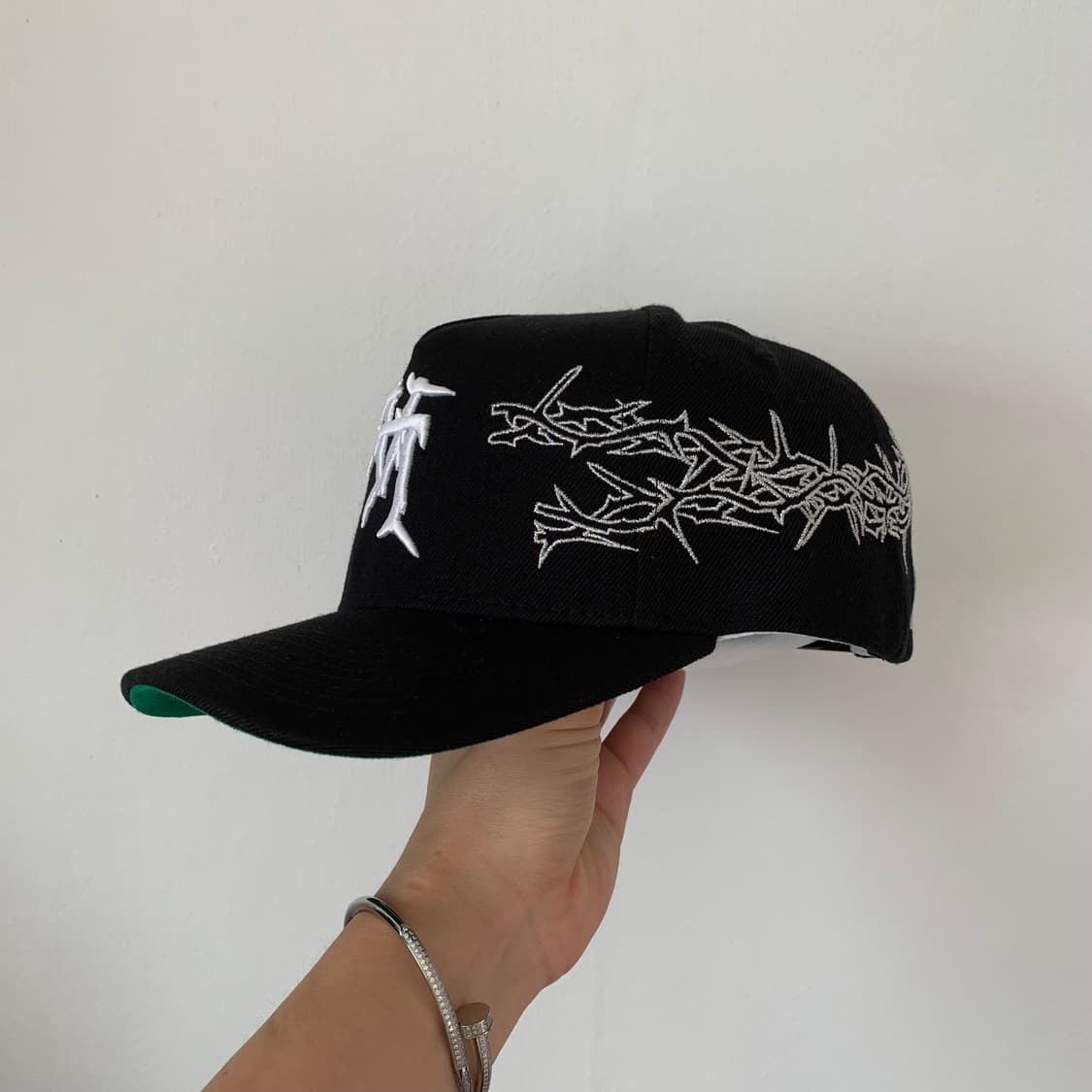 크리스브라운 KTH-LA 킬더하이프 업사이드다운 가시왕관 스냅백 모자 상품이미지3