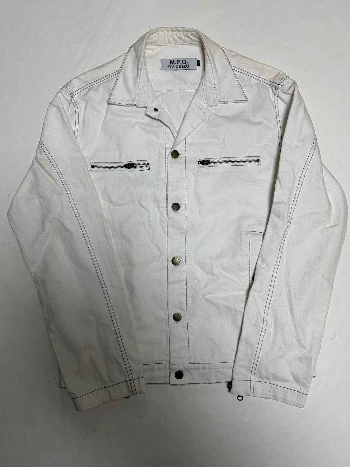 M.P.Q. BY KAIZU 화이트 컨트라스트 스티치 데님 자켓 상품이미지1