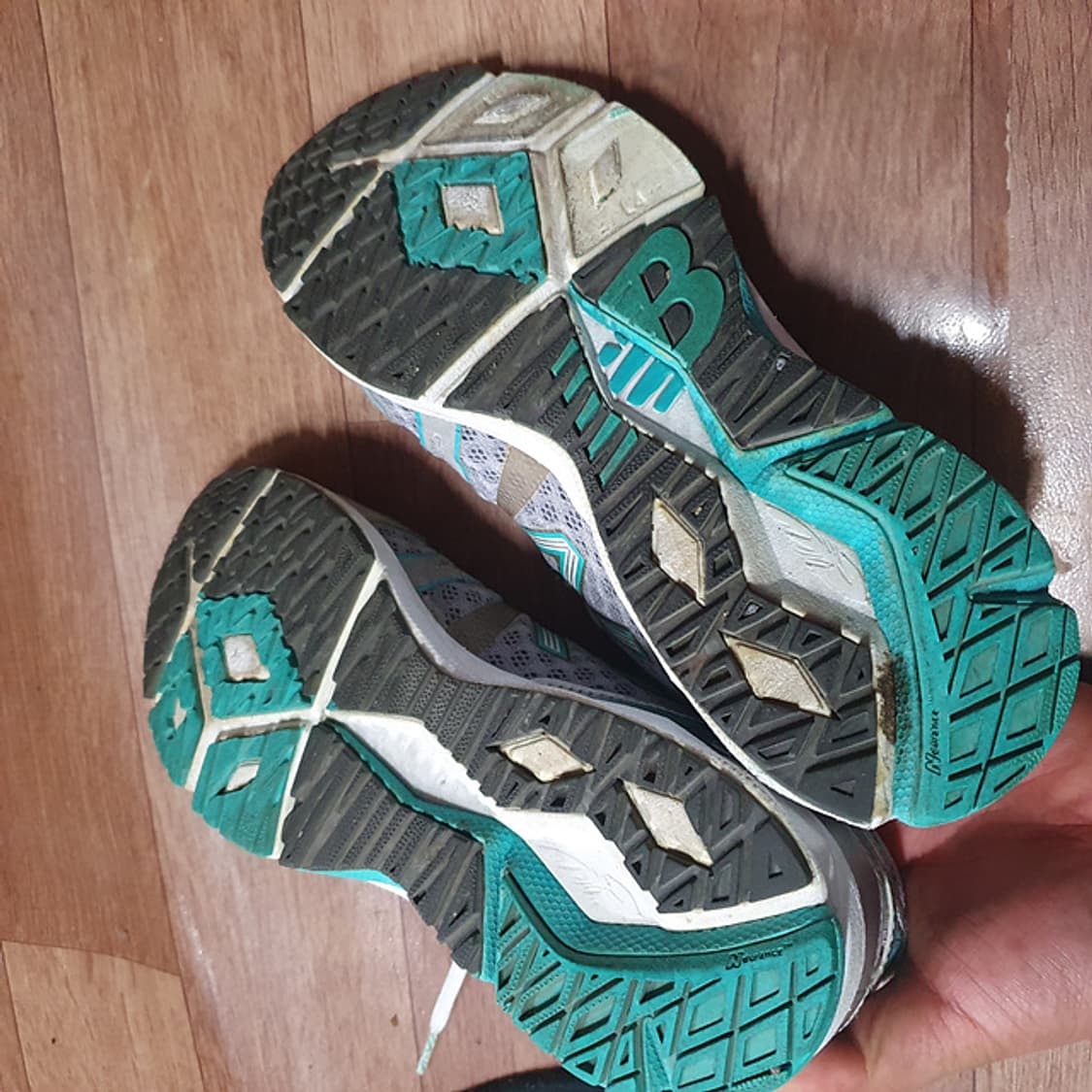 뉴발란스 890 235 상품이미지4