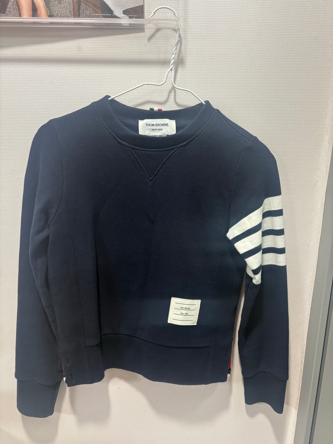 톰브라운 루프백 저지 니트 엔지니어드 사선 맨투맨 상품이미지1