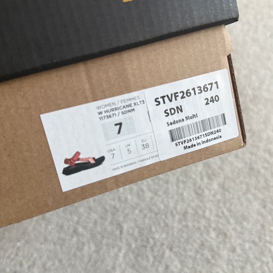 테바 허리케인 XLT 3 샌들 240 사이즈 상품이미지5