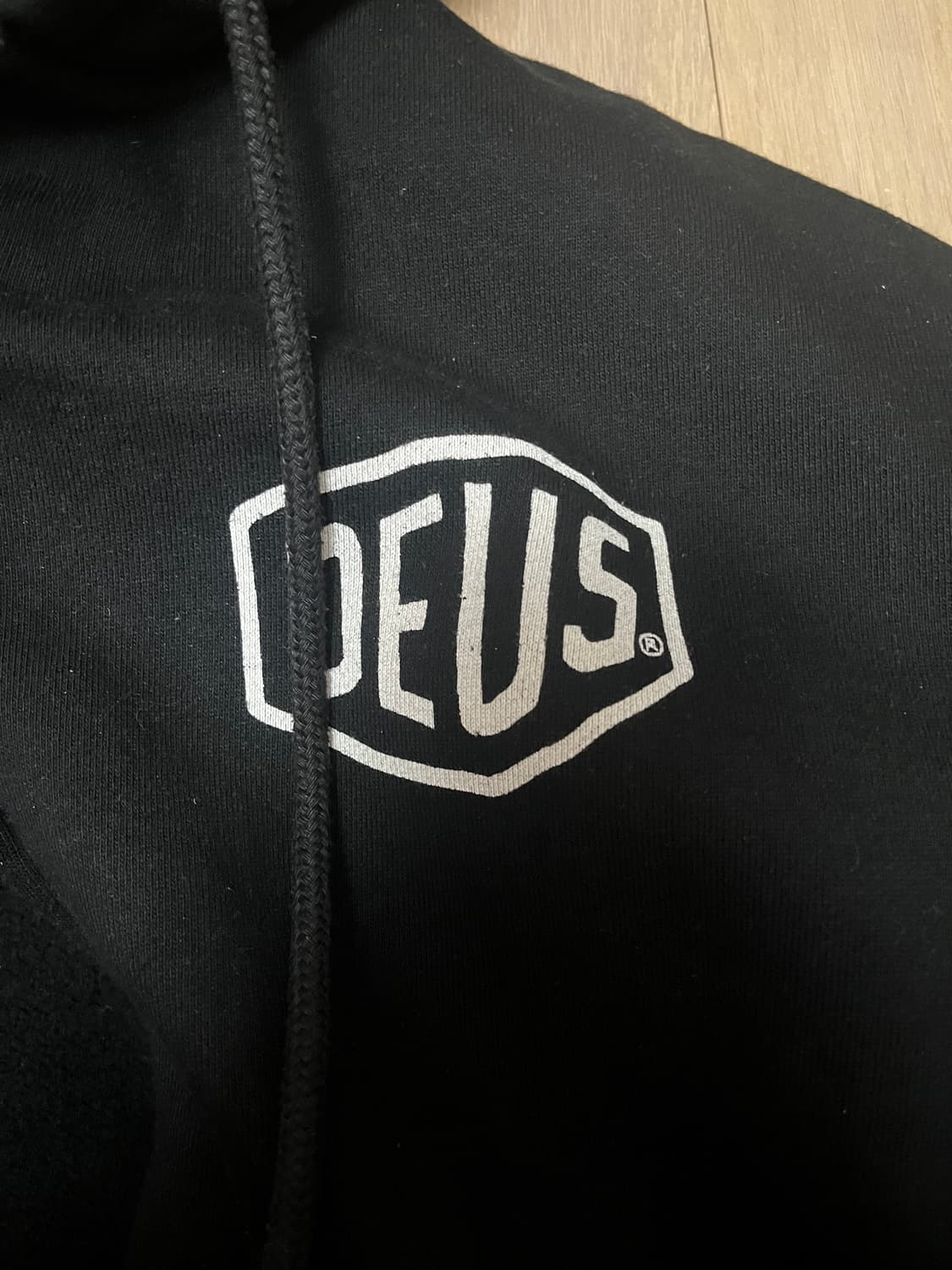 데우스 엑스 마키나 서울컬리지 후드 집업 상품이미지2