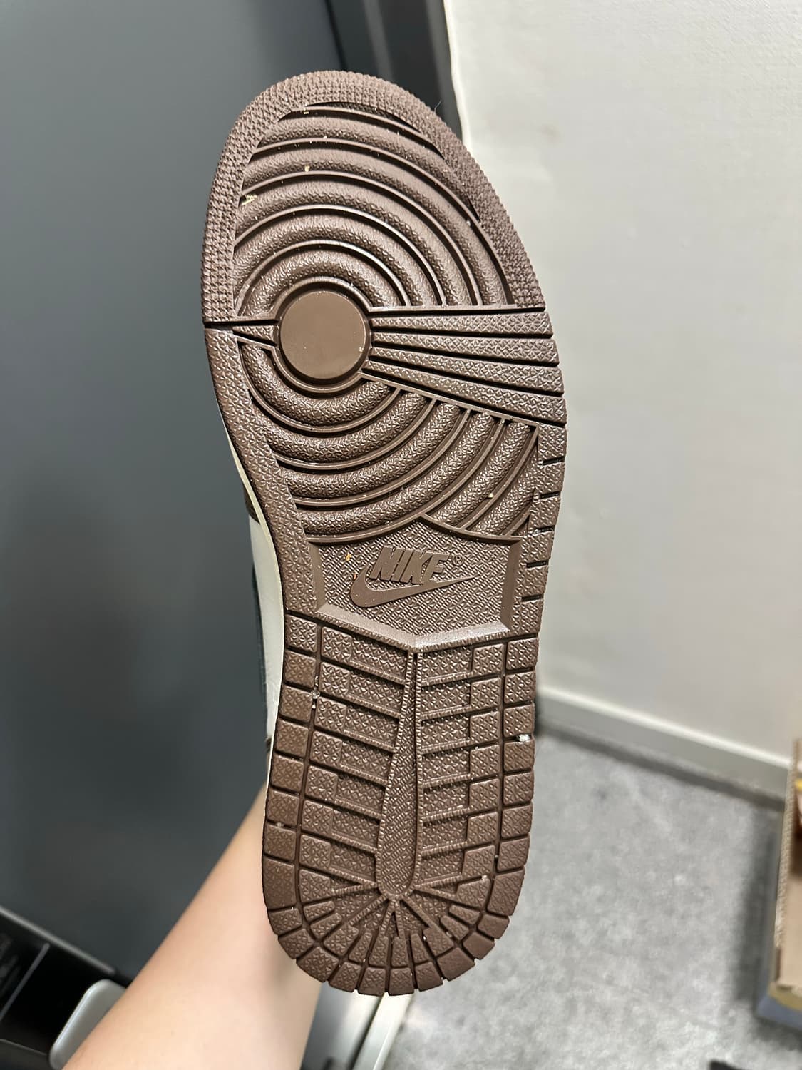 나이키 에어 조던1 트래비스 스캇 모카 275 상품이미지5