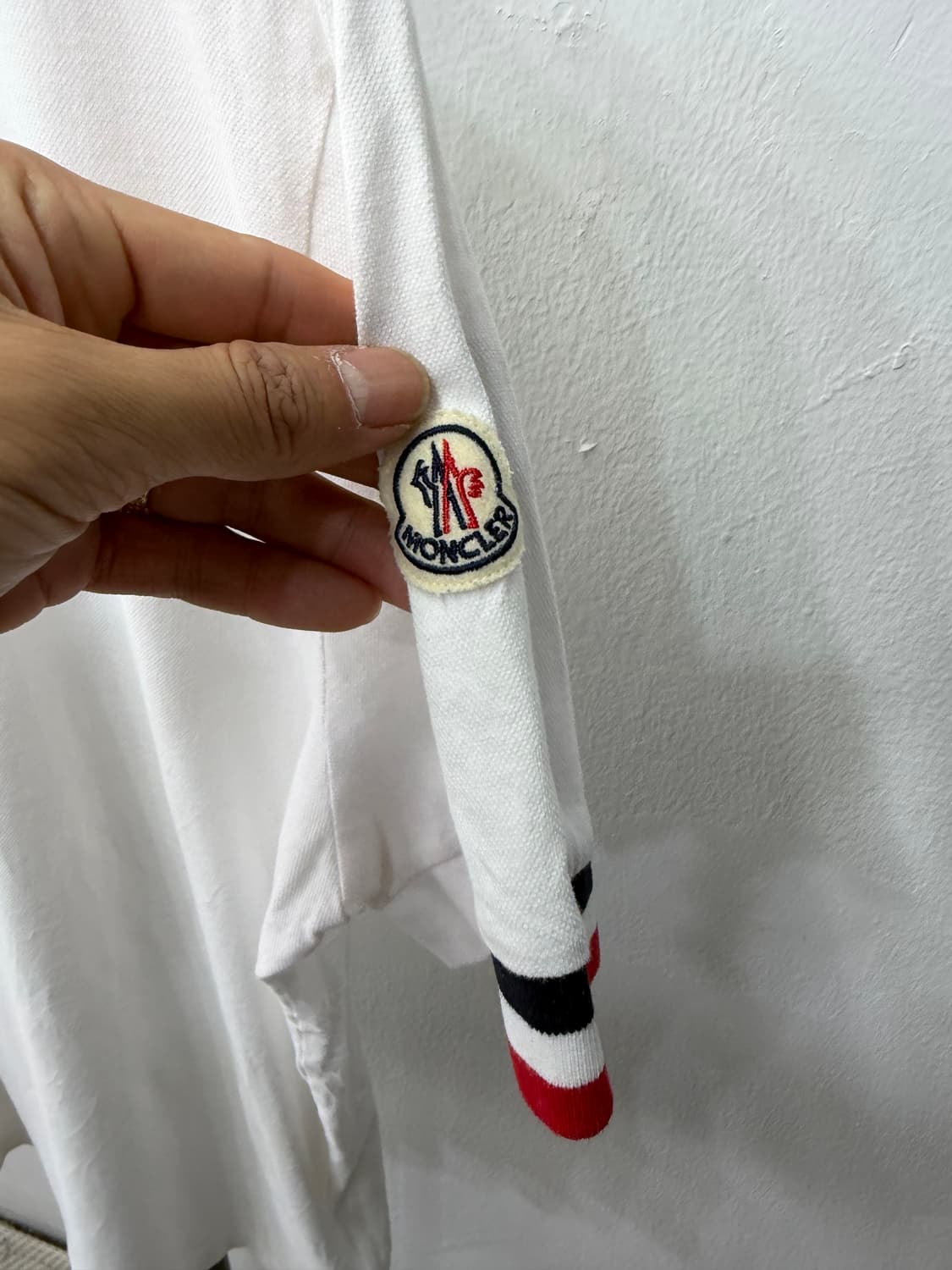 정품) 몽클레어 남성 화이트 삼선 폴로 PK 반팔티 M 상품이미지4
