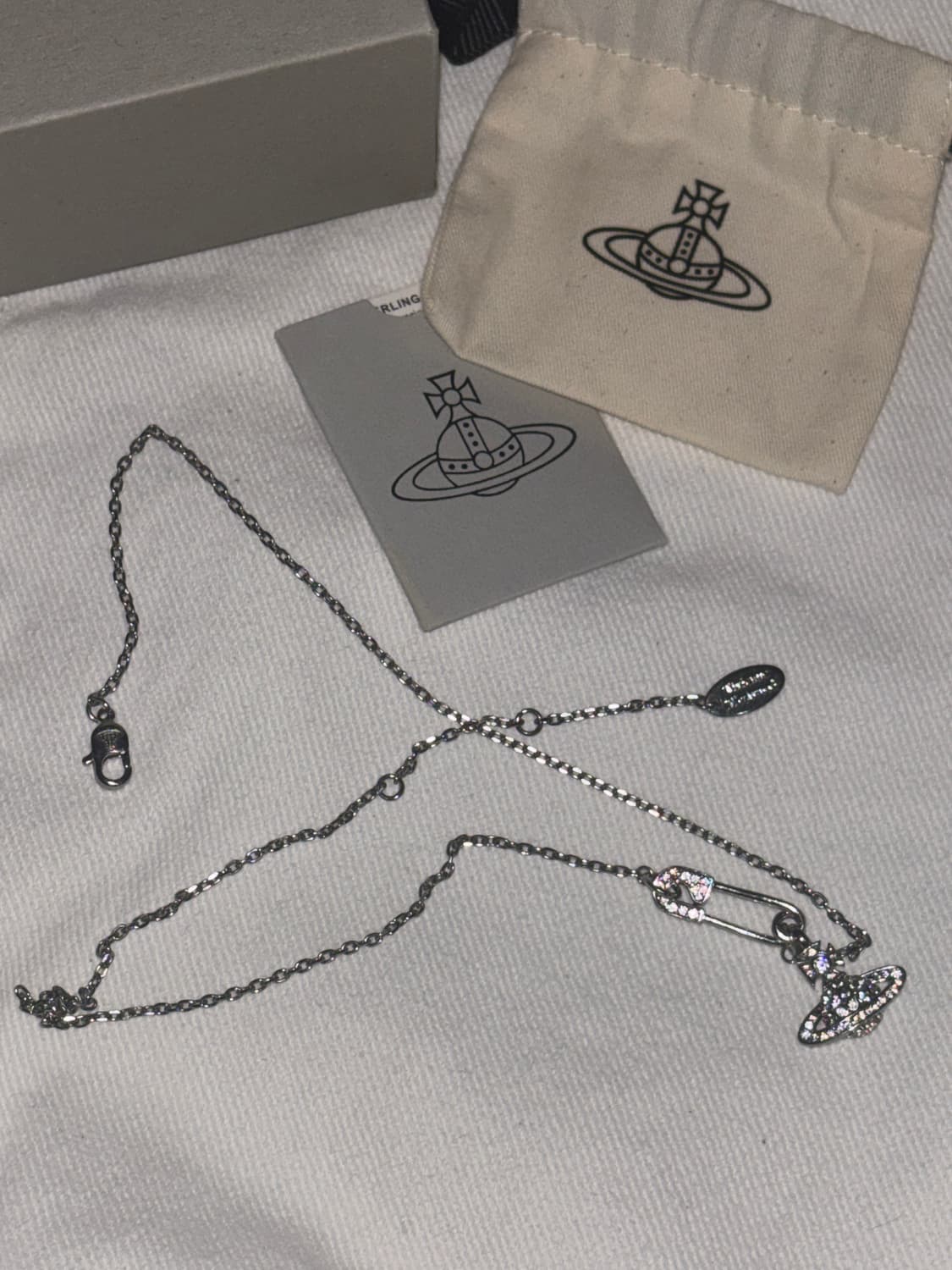 비비안웨스트우드 루크리스 옷핀 목걸이 상품이미지5