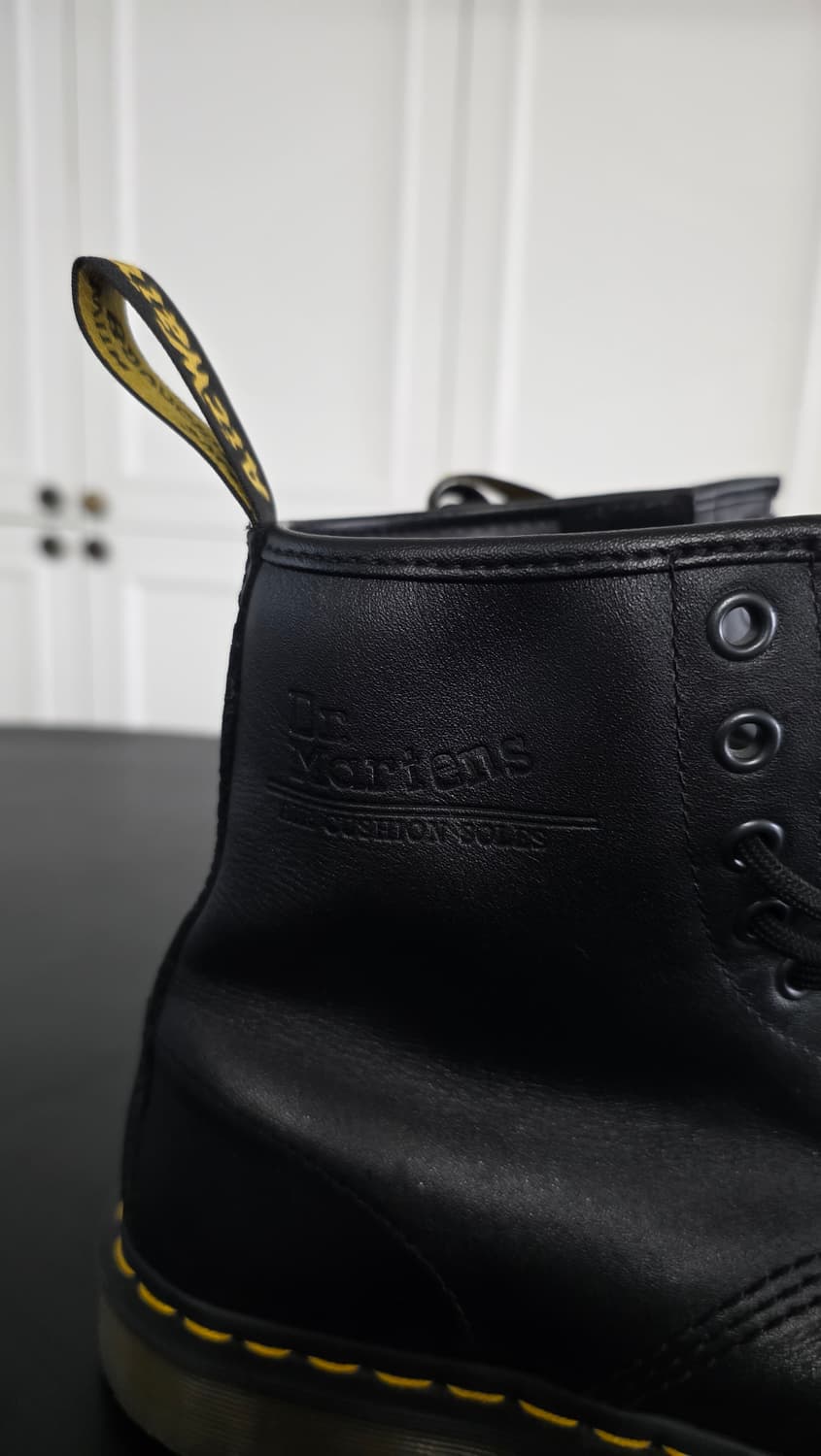 닥터마틴 1460 블랙 8홀 워커 UK41 상품이미지3