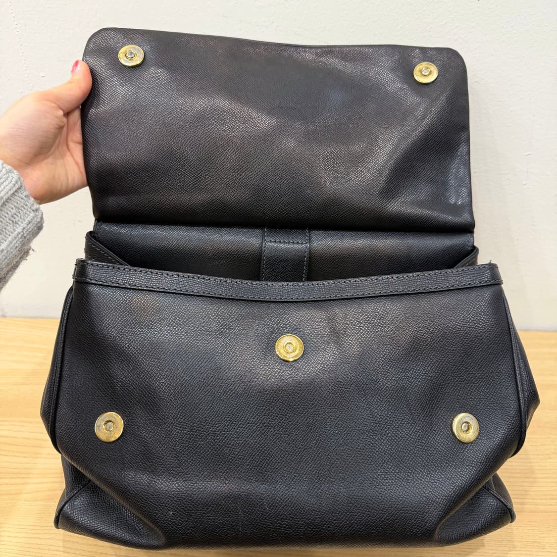 돌체앤가바나 골드 로고 토트백 탑핸들 숄더 스트랩 디테일 블랙 상품이미지7