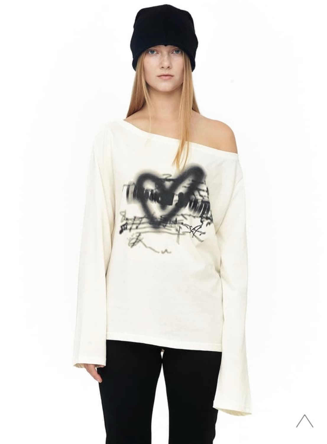 세릭 하트 보트 넥 탑 아이보리 상품이미지2