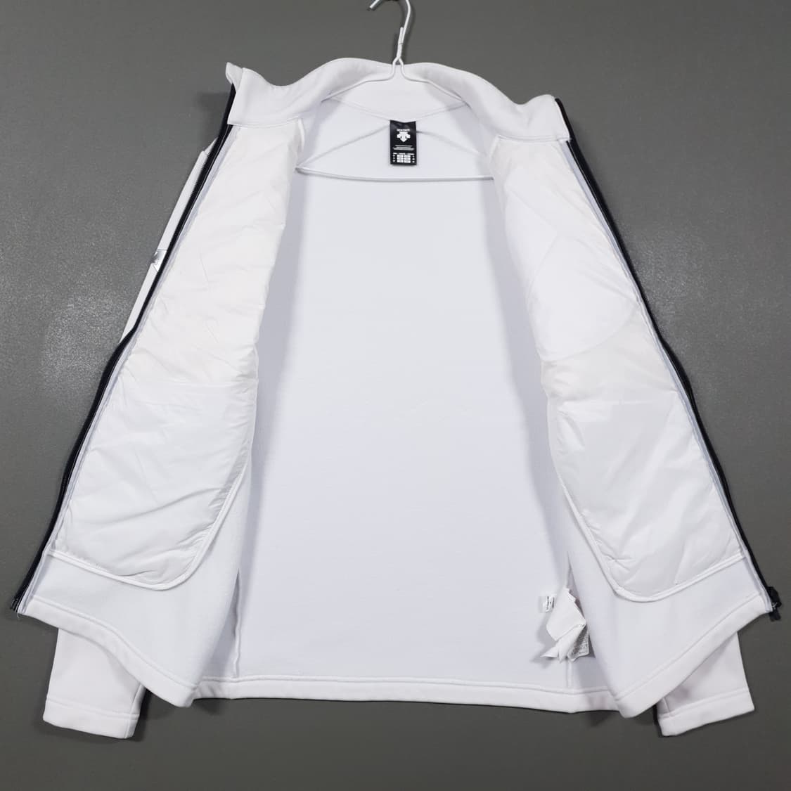 M) 데상트 신형 20FW 덕다운 방풍 하이브리드 플리스 자켓 화이트 상품이미지8